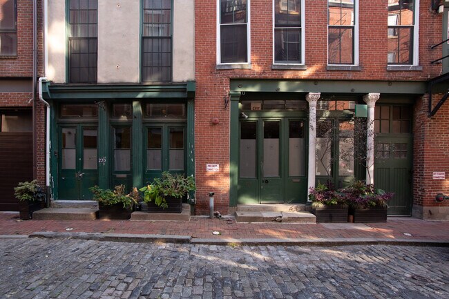 Plus de détails pour 222 Church St, Philadelphia, PA - Commerce de détail à louer
