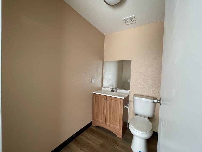 3894 Spring Mountain Rd, Las Vegas, NV à louer - Photo intérieure - Image 2 de 9