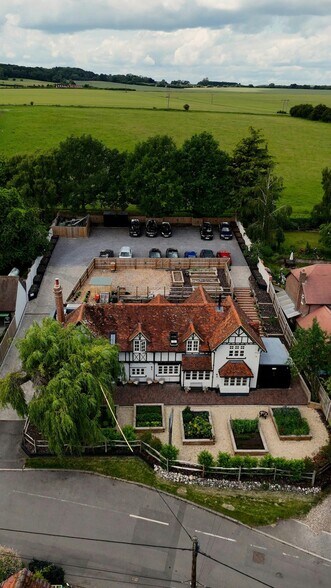 Winterbourne Rd, Newbury à louer - Photo du bâtiment - Image 1 de 12