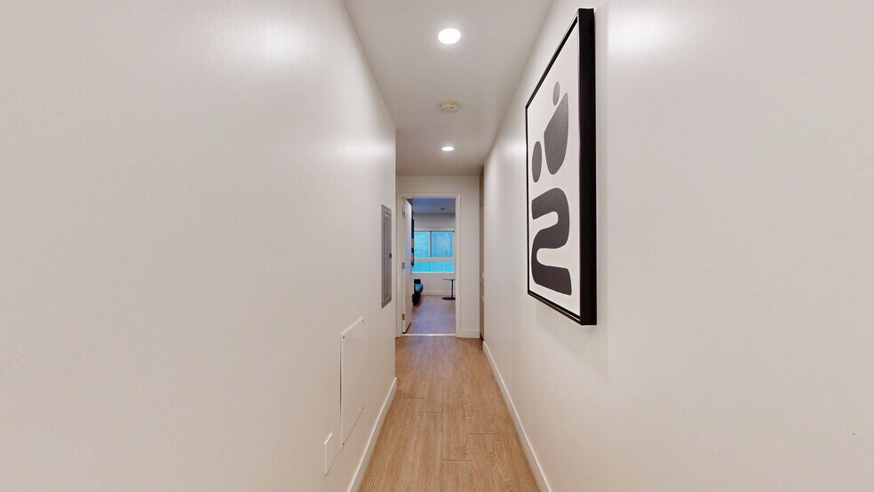 1427 Barry Ave, Los Angeles, CA à vendre - Numérisation 3D de Matterport - Image 2 de 9