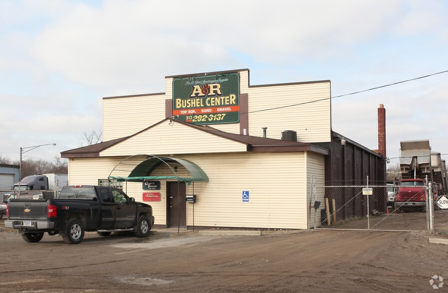 27300 Ecorse Rd, Taylor, MI for lease - Primary Photo - Image 1 of 14