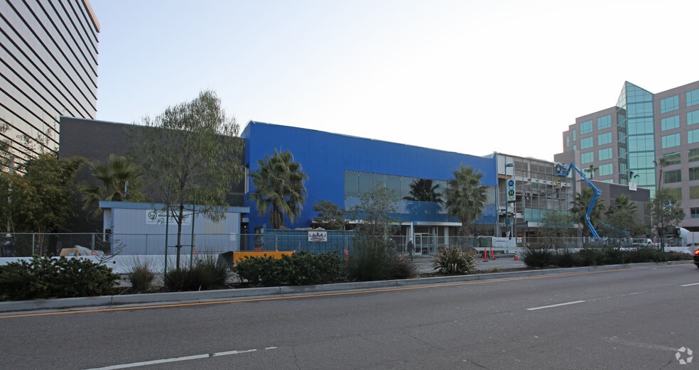 5240 Lankershim Blvd, North Hollywood, CA à louer - Photo du bâtiment - Image 2 de 14