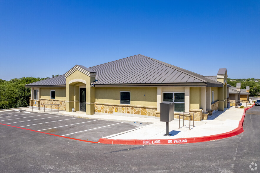 2130 Thousand Oaks Blvd, San Antonio, TX for sale - Building Photo - Image 1 of 4