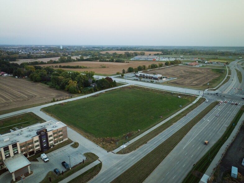 KeeEast, Waukee, IA à vendre - Photo du bâtiment - Image 2 de 9