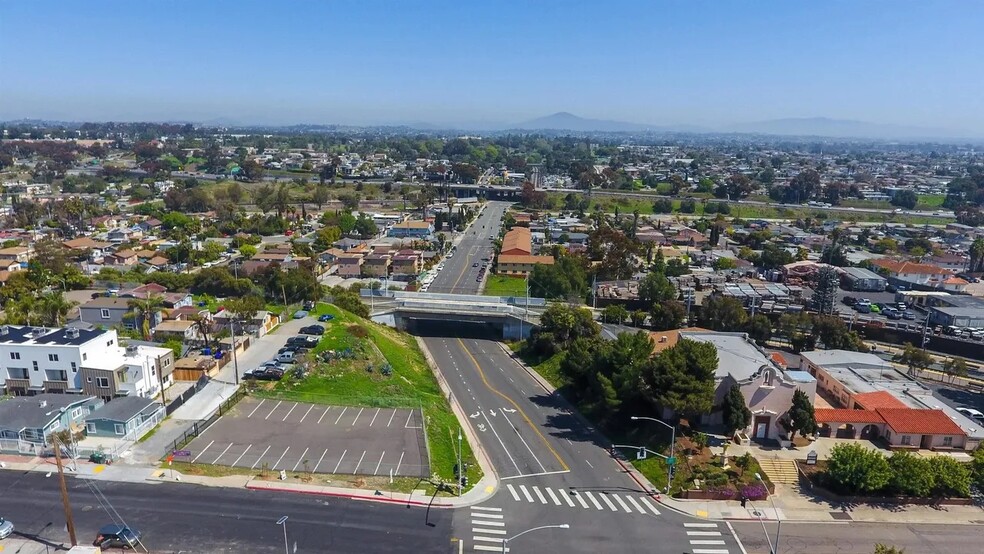 3204 Imperial Ave, San Diego, CA à vendre - Photo du bâtiment - Image 3 de 9