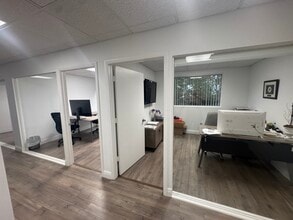 25 Seabreeze Ave, Delray Beach, FL à louer Photo intérieure- Image 2 de 4