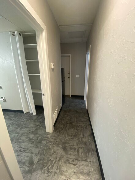 202 W Lakeway Rd, Gillette, WY à vendre - Photo du bâtiment - Image 2 de 14