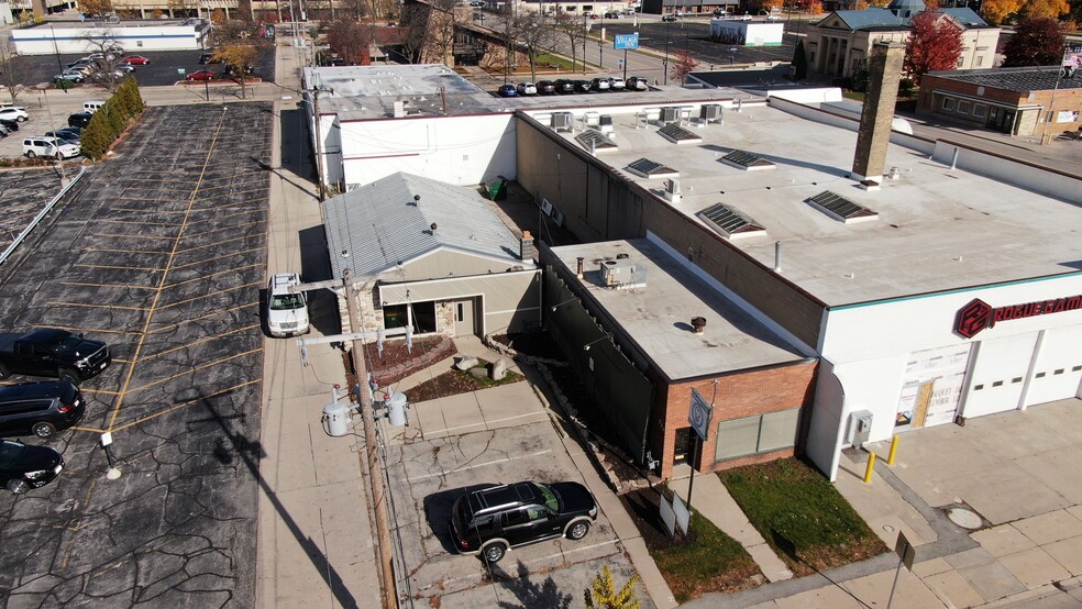 519 E Walnut St, Green Bay, WI for lease - Building Photo - Image 3 of 15