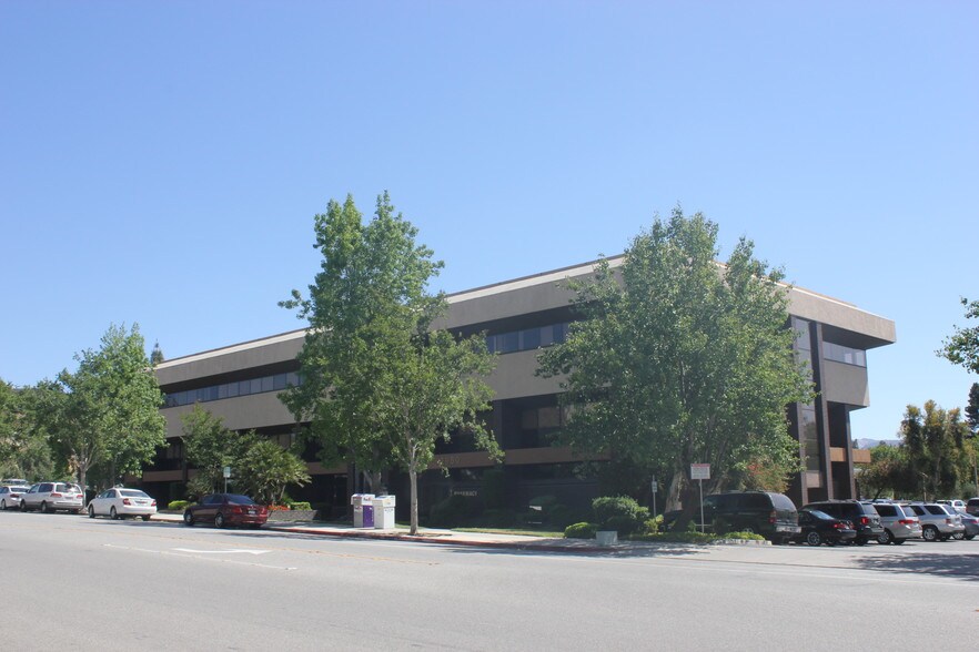 2950 Sycamore Dr, Simi Valley, CA à louer - Autre - Image 3 de 5