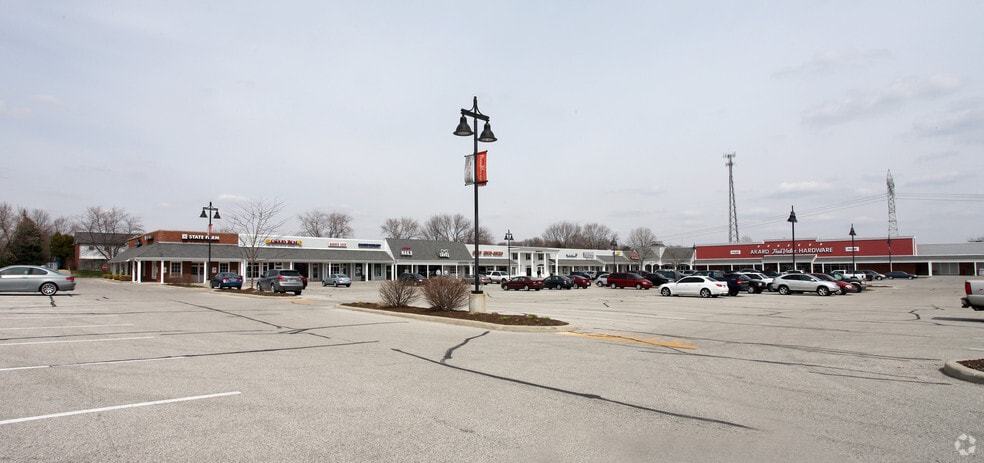 25-75 W Boone Vlg, Zionsville, IN for lease - Primary Photo - Image 1 of 5