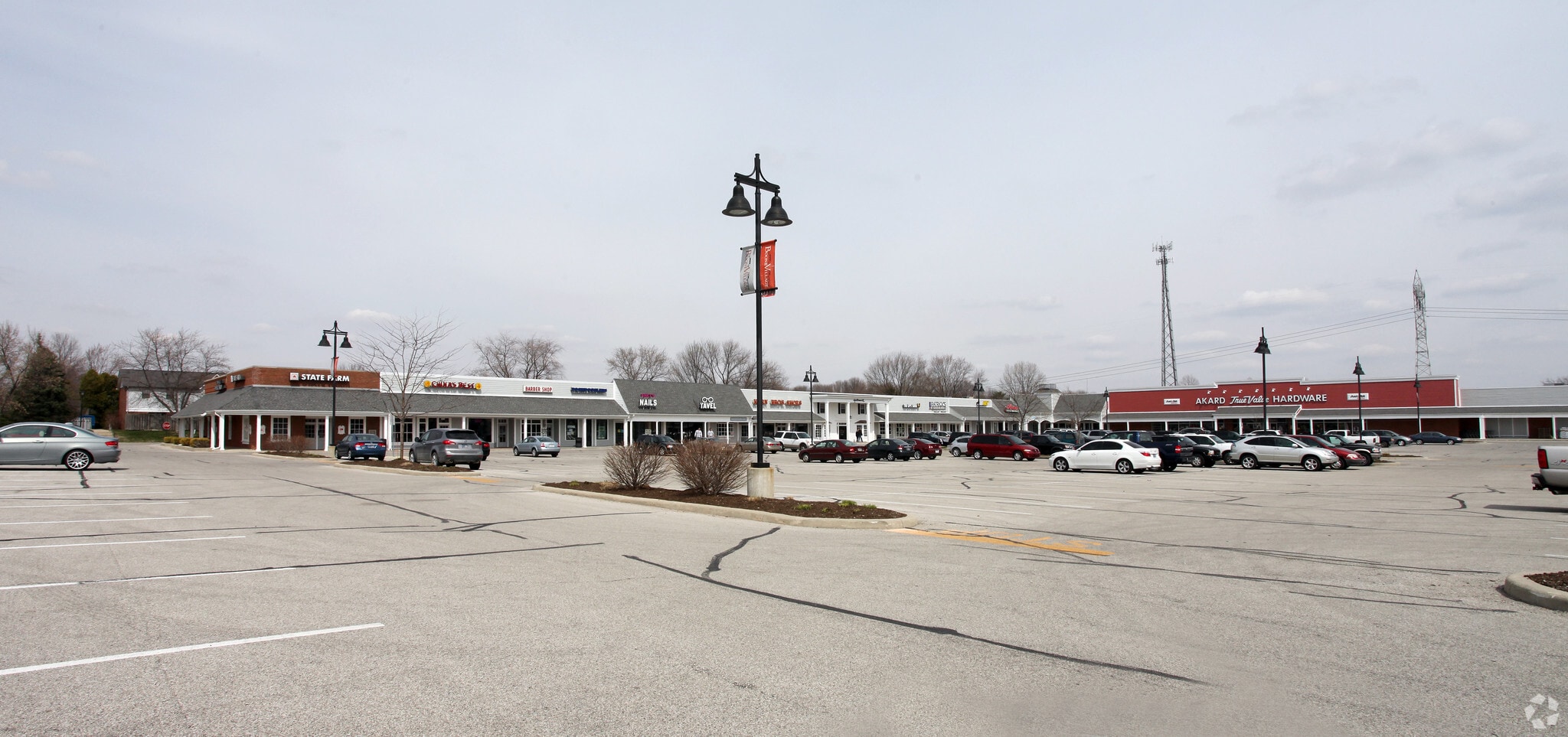 25-75 W Boone Vlg, Zionsville, IN for lease Primary Photo- Image 1 of 6