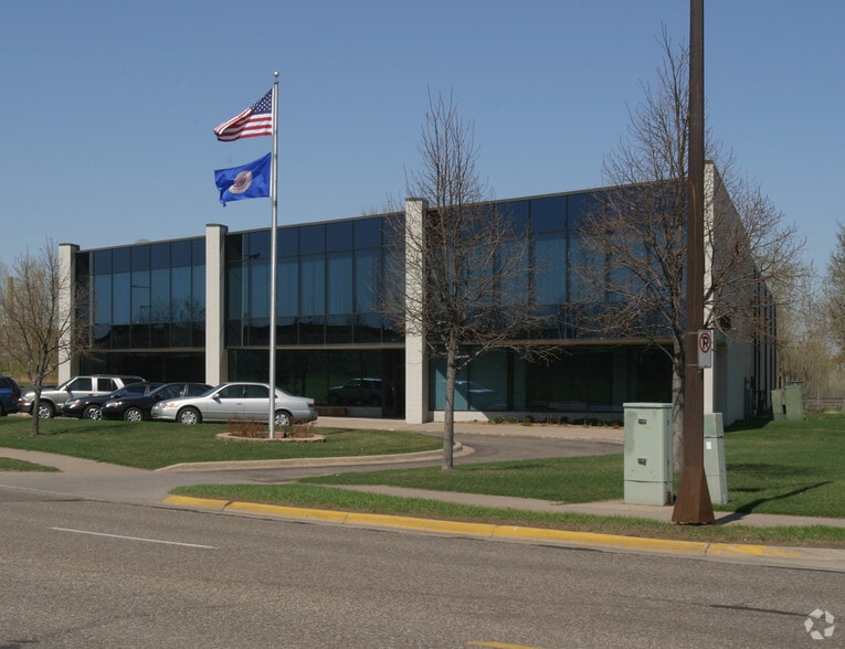 1835 Energy Park Dr, Saint Paul, MN à vendre - Photo du bâtiment - Image 3 de 17