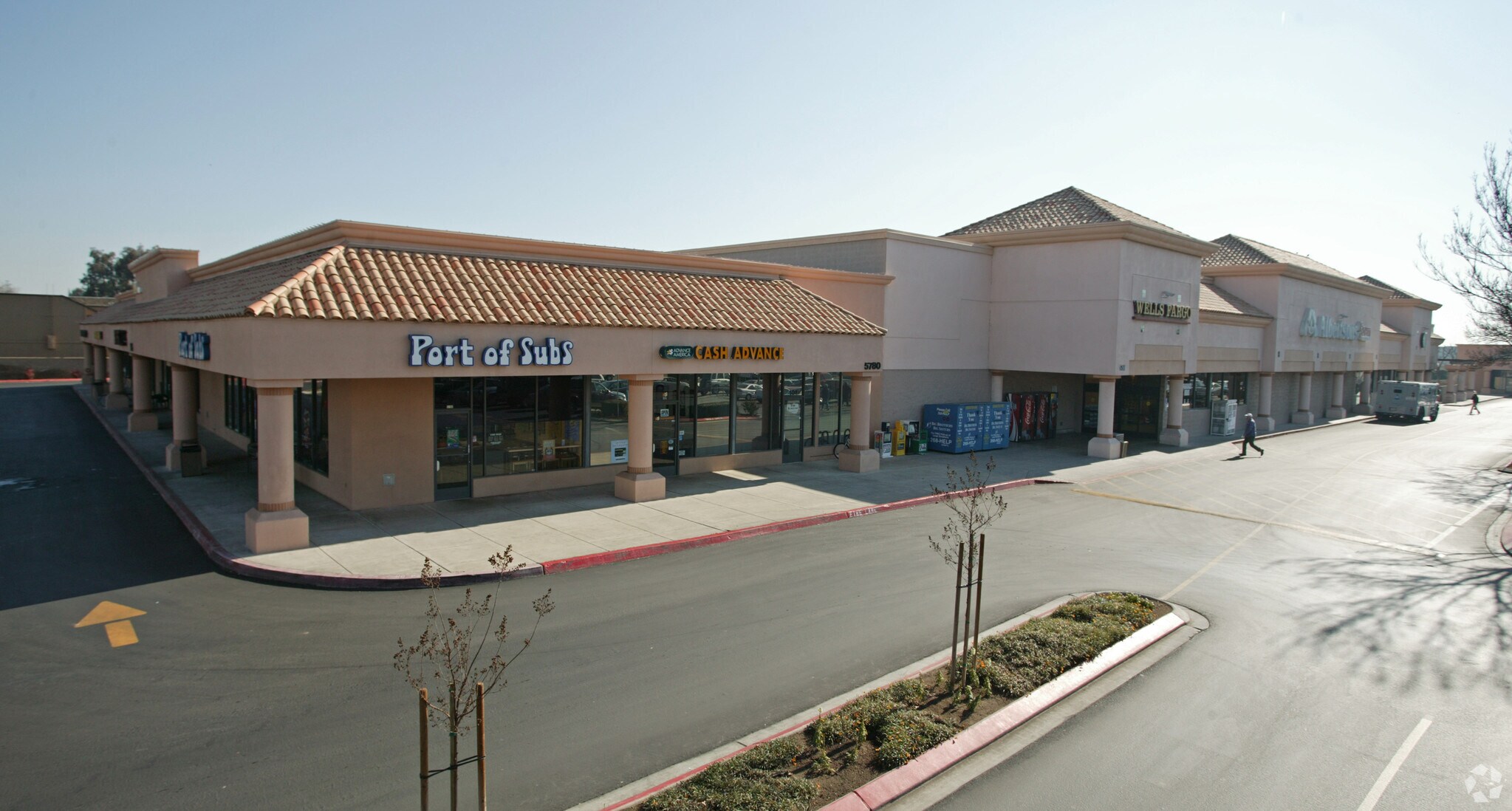 5702-5780 N 1st Ave, Fresno, CA à louer Photo du bâtiment- Image 1 de 4