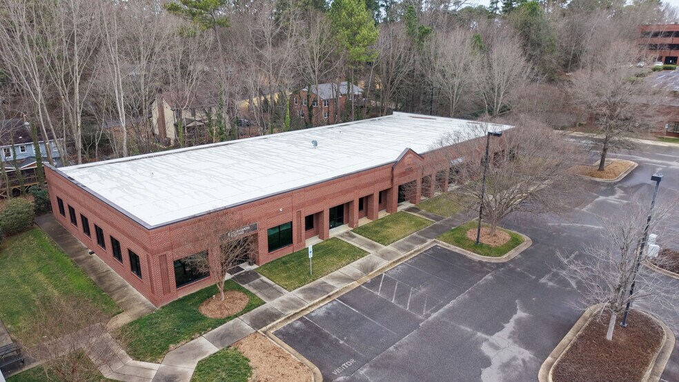 3200 Fairhill Dr, Raleigh, NC à vendre - Photo du bâtiment - Image 2 de 3