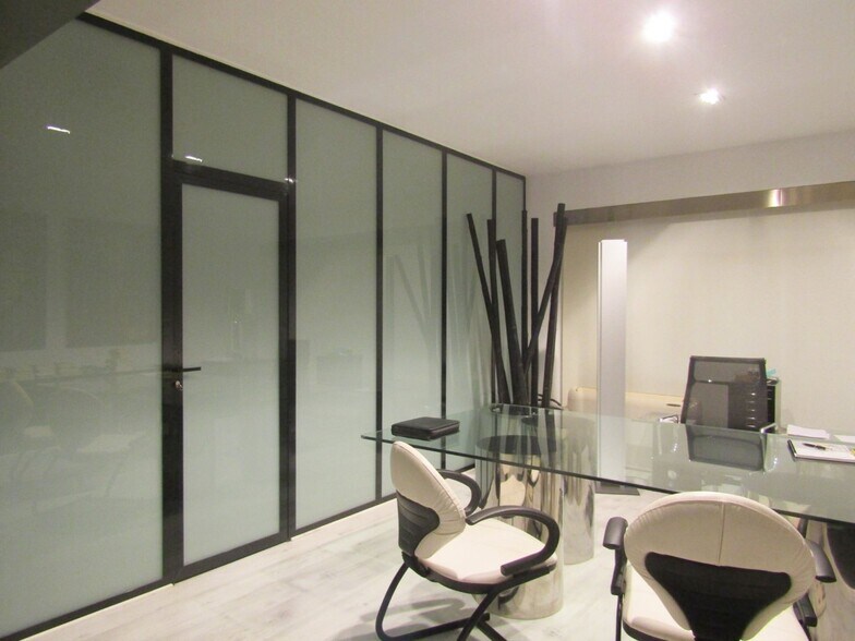 Retail in Elda, Alicante for sale - Interior Photo - Image 1 of 5