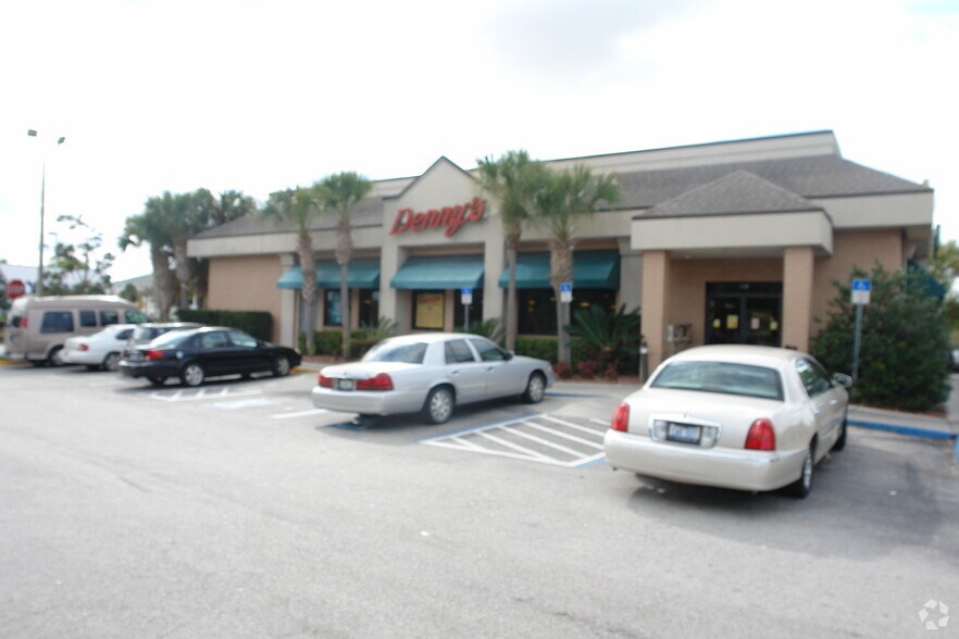 110 Williamson Blvd, Ormond Beach, FL à louer - Photo du bâtiment - Image 3 de 3
