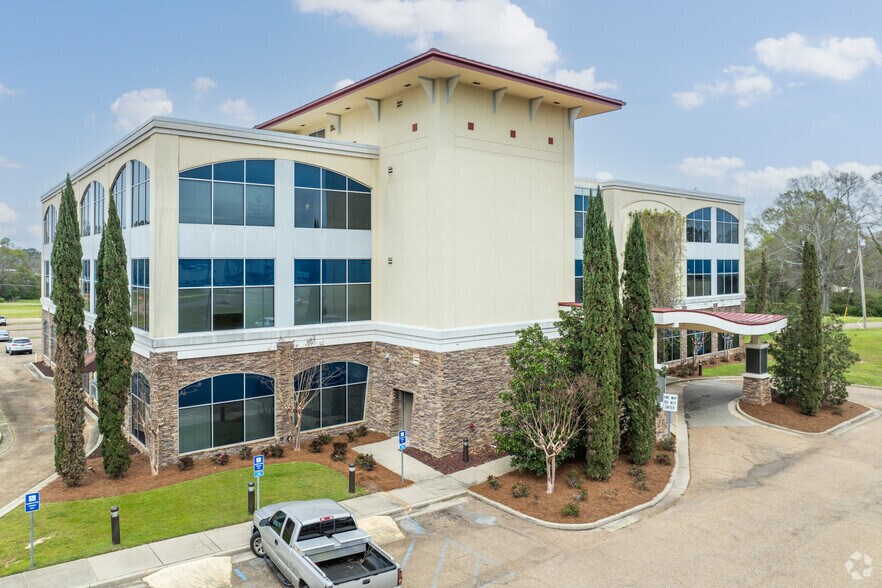 360 Simpson Highway 149, Magee, MS à louer - Photo du bâtiment - Image 3 de 4