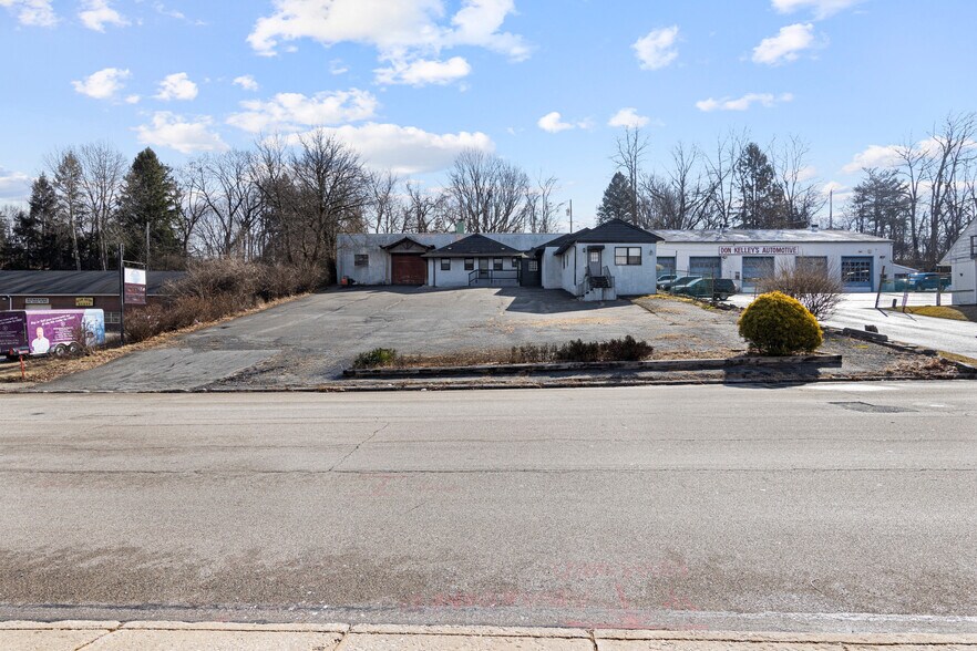 3626 Winding Way, Newtown Square, PA à vendre - Photo du bâtiment - Image 2 de 35