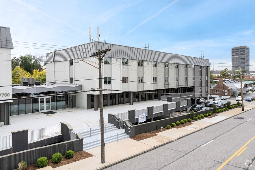 7700-7750 Clayton Rd, Richmond Heights, MO à louer - Photo du bâtiment - Image 2 de 14