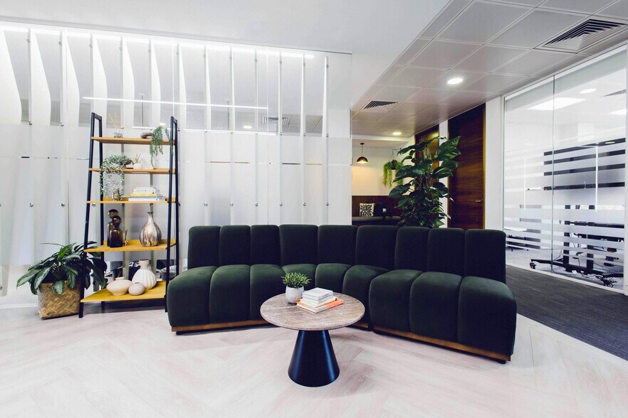 23 Park Sq S, Leeds à louer - Photo du bâtiment - Image 3 de 12