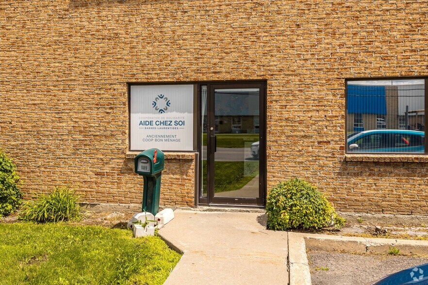 755 Boul Du Curé-Boivin, Boisbriand, QC à louer - Photo du bâtiment - Image 3 de 6