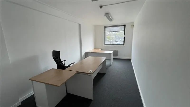 Office in Lognes for lease - Interior Photo - Image 2 of 9