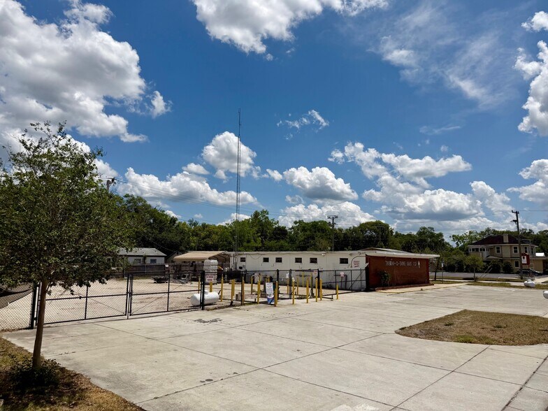 414 W 9th St, Sanford, FL à vendre - Photo du bâtiment - Image 2 de 20