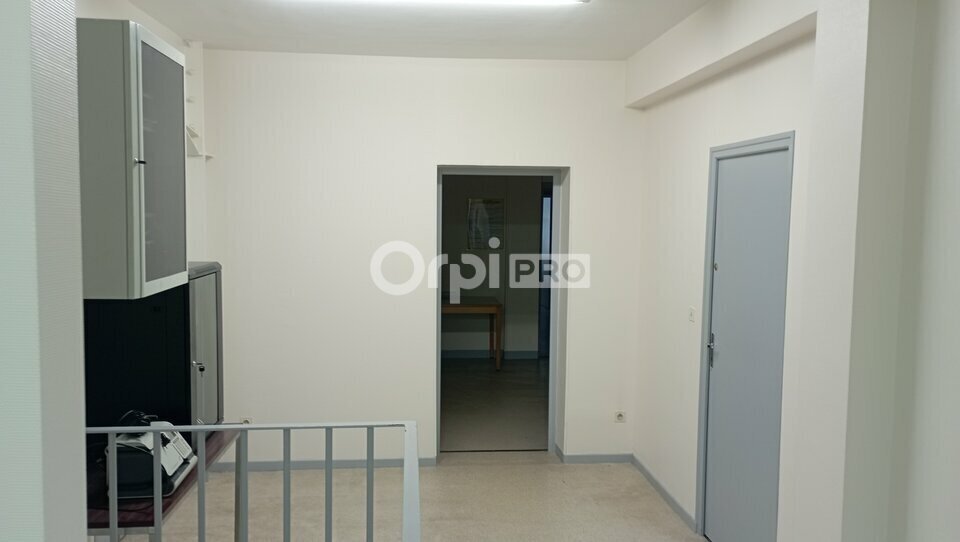 Office in Tinqueux for lease - Interior Photo - Image 2 of 6