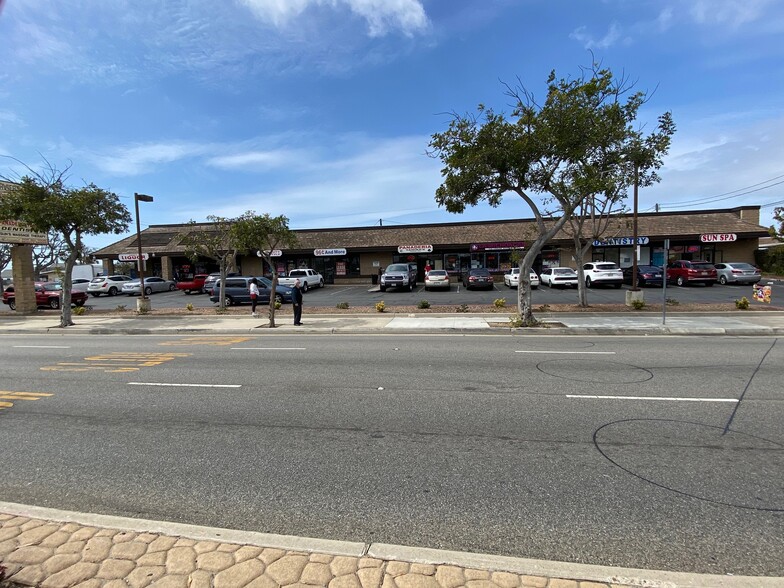 1251-1271 Saviers Rd, Oxnard, CA for lease - Building Photo - Image 3 of 17