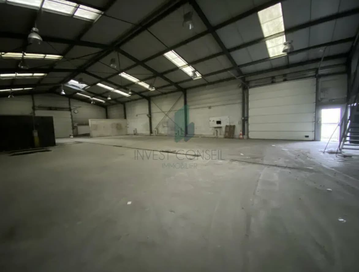 Flex in Pierrelaye for lease Interior Photo- Image 1 of 5