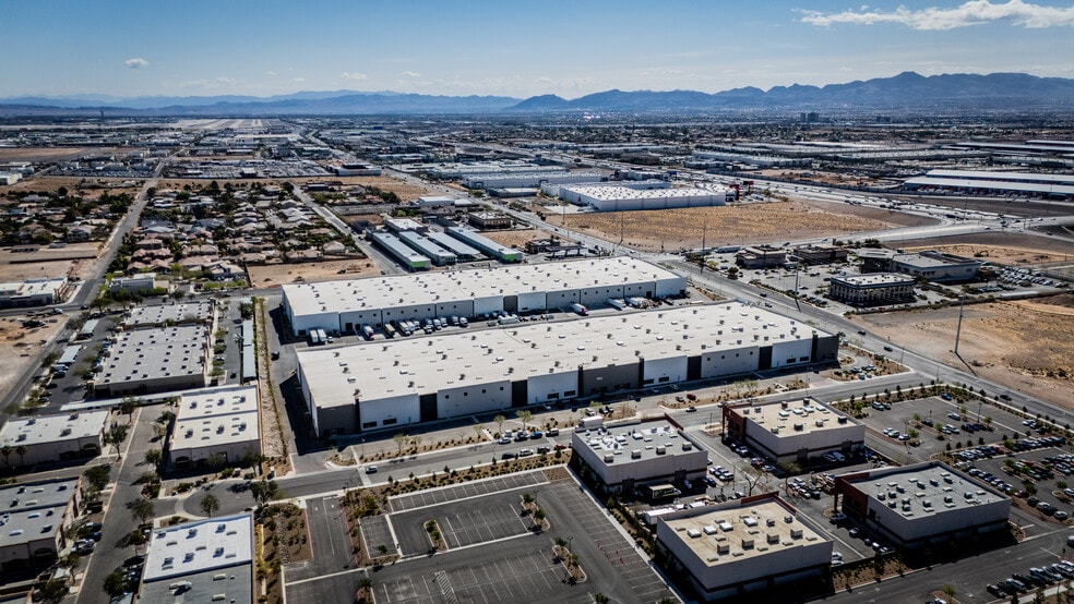 6425 S Jones Blvd, Las Vegas, NV for lease - Building Photo - Image 2 of 5