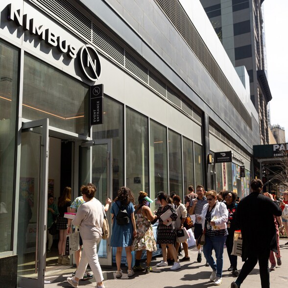 383 Bridge St, Brooklyn, NY à louer - Photo du bâtiment - Image 2 de 16