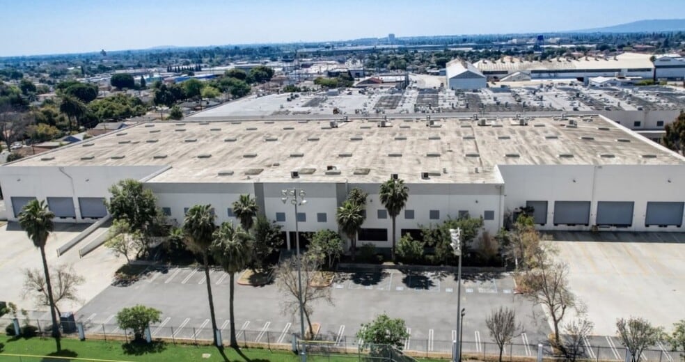 2700 Sequoia Dr, South Gate, CA for sale - Building Photo - Image 2 of 13