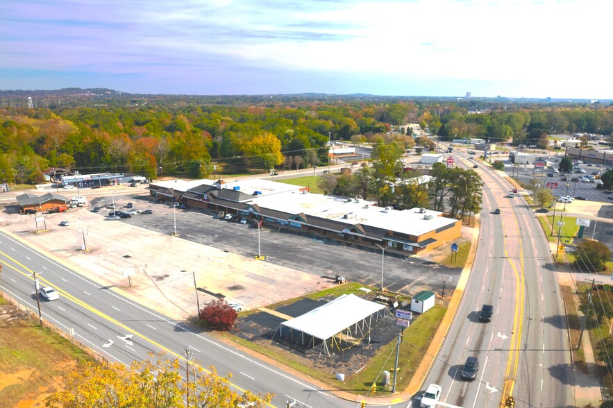 701-723 Sulphur Springs Rd, Greenville, SC for sale - Building Photo - Image 1 of 8