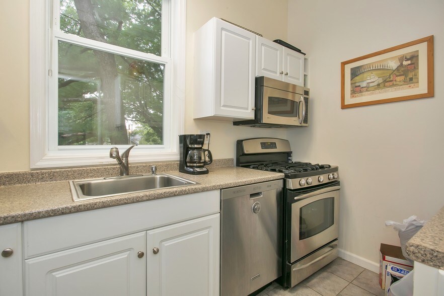 50 Franklin Ave, Pearl River, NY à louer - Photo intérieure - Image 2 de 16