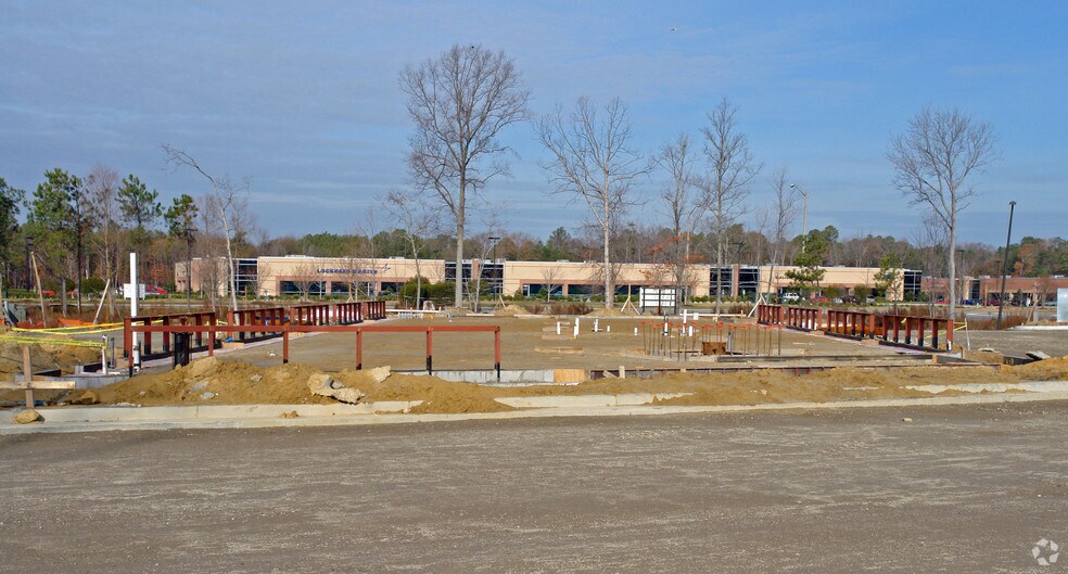 8030 Harbour View Blvd, Suffolk, VA à louer - Photo du bâtiment - Image 2 de 9