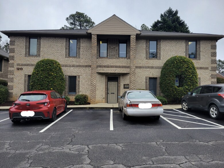 1210 SE Maynard Rd, Cary, NC à louer - Photo du bâtiment - Image 2 de 5