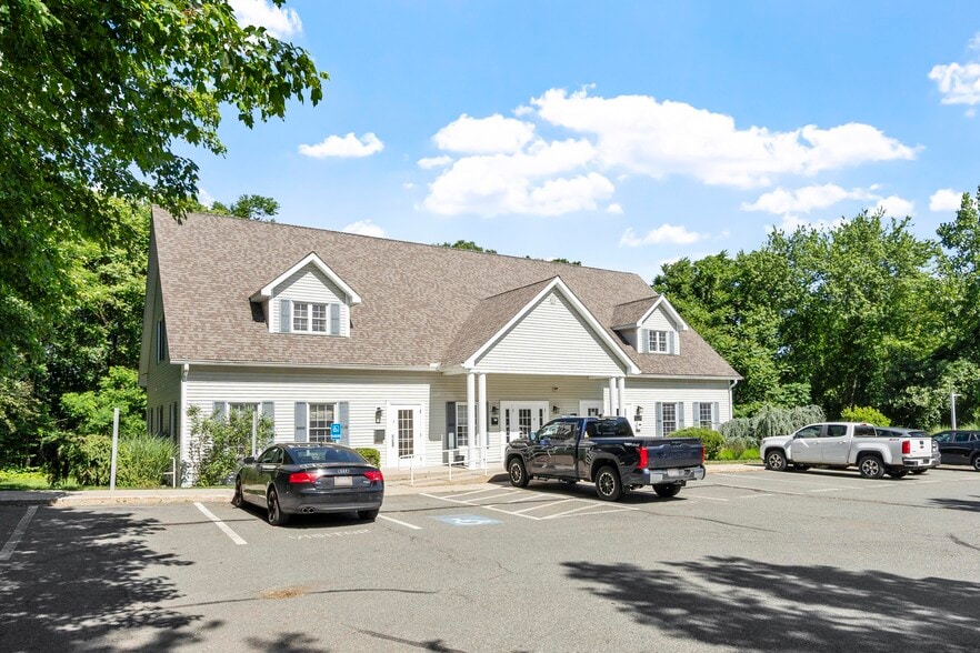206 Southbridge St, Auburn, MA for lease - Building Photo - Image 2 of 12