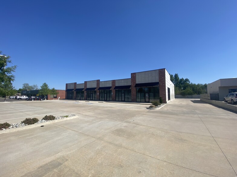 4836 NW 23rd St, Oklahoma City, OK for lease - Building Photo - Image 2 of 11