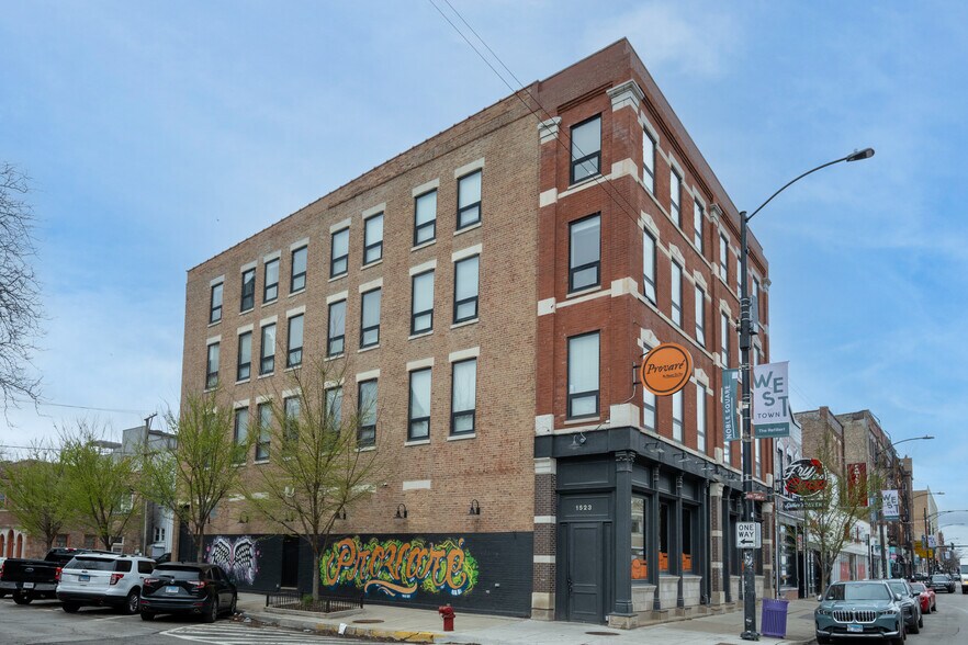 1523 W Chicago Ave, Chicago, IL à vendre - Photo du bâtiment - Image 1 de 1