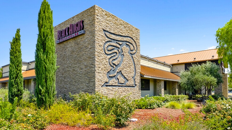 2355 Sand Creek Rd, Brentwood, CA à vendre - Photo du bâtiment - Image 2 de 14