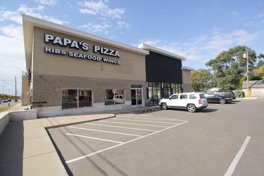 2005-2201 E 8 Mile Rd, Warren, MI à louer - Photo du bâtiment - Image 2 de 2