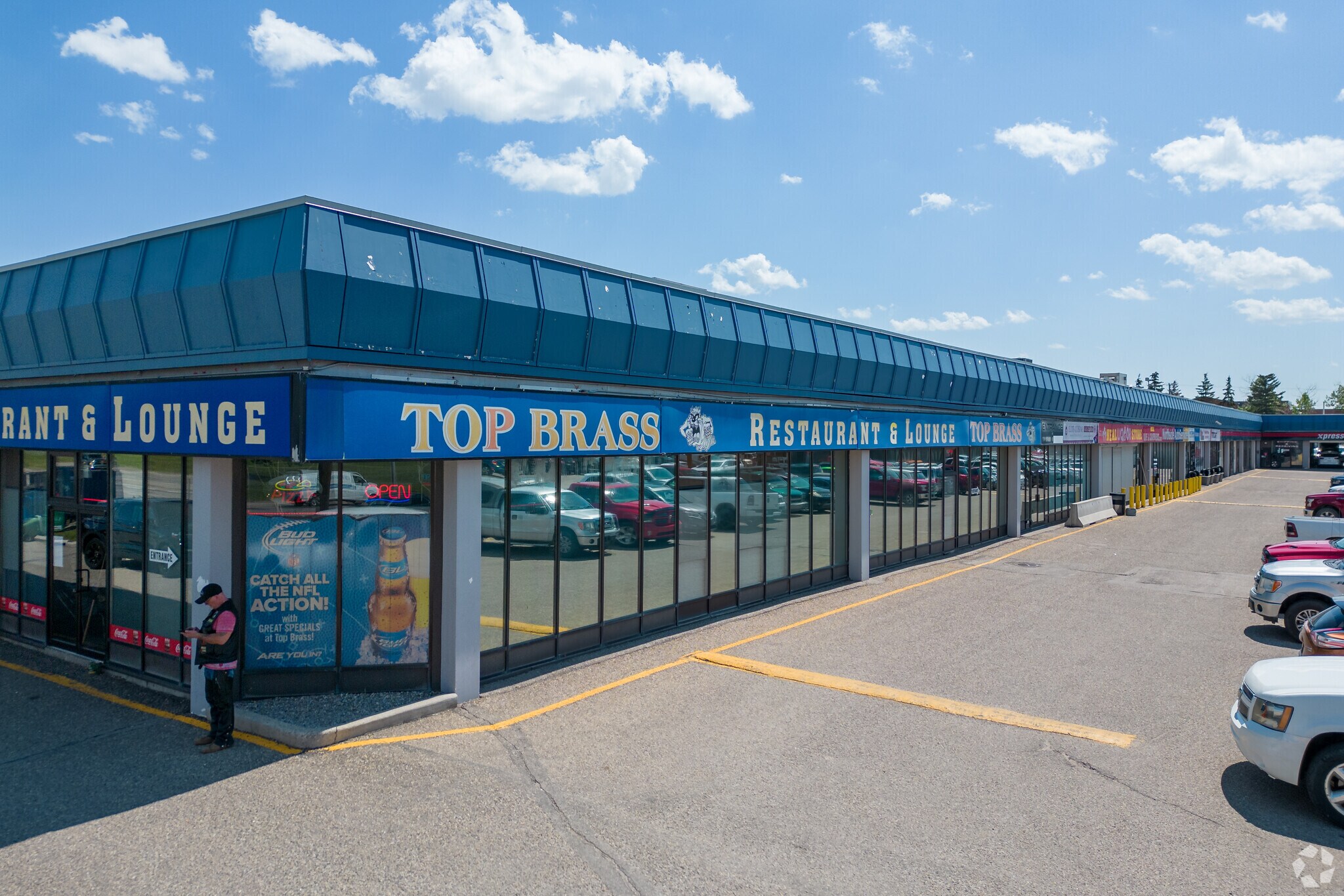 1725 32nd Ave NE, Calgary, AB for sale Building Photo- Image 1 of 1