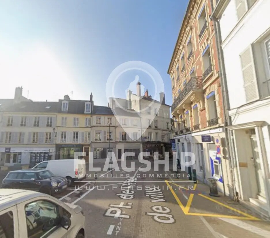 Retail in Pontoise for lease Building Photo- Image 1 of 4