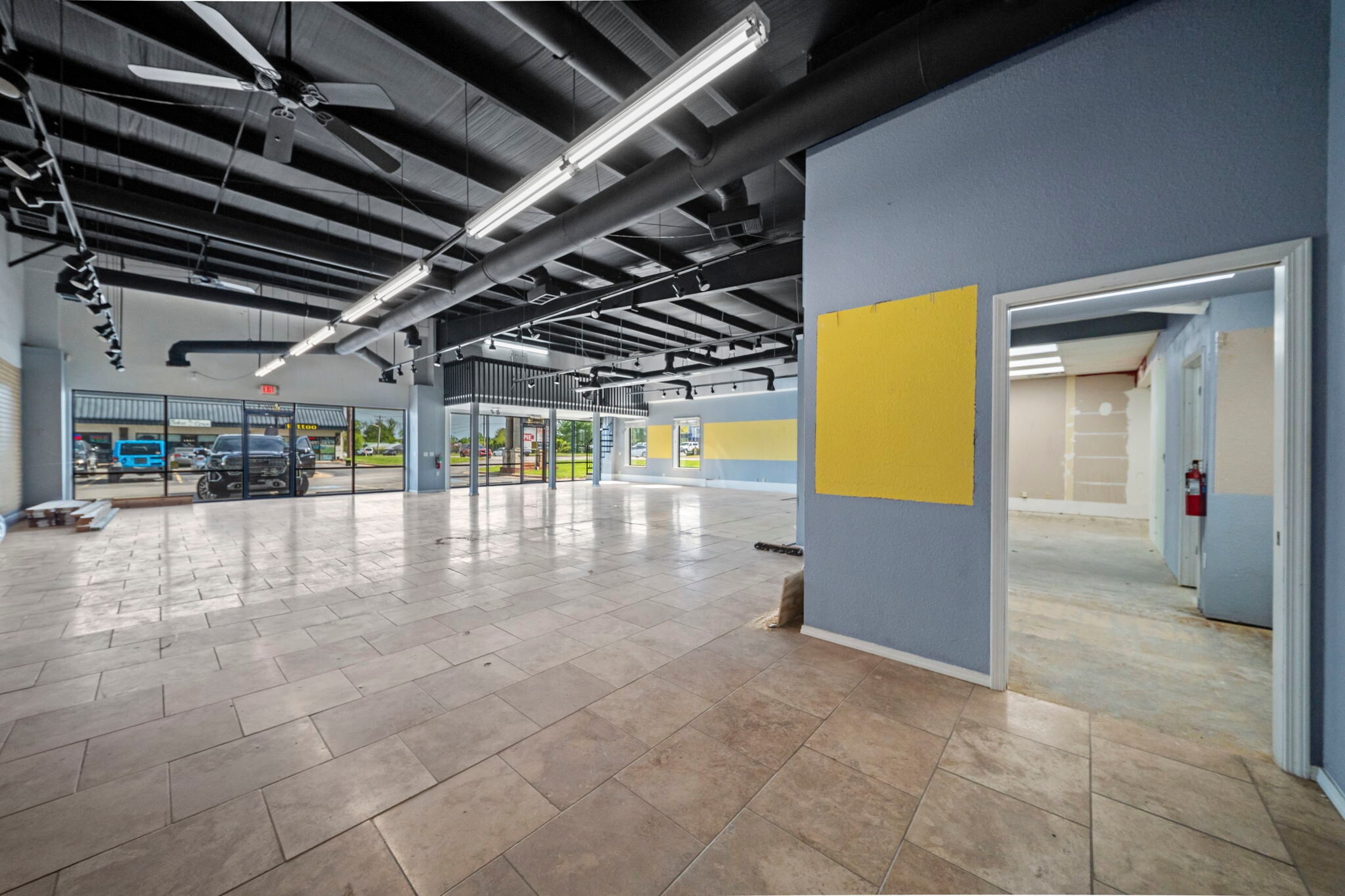 2212 S Walton Blvd, Bentonville, AR for lease Interior Photo- Image 1 of 4