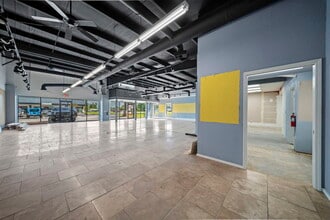 2212 S Walton Blvd, Bentonville, AR for lease Interior Photo- Image 1 of 4