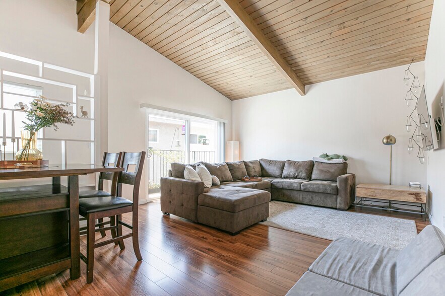 2014-2016 Peyton Ave, Burbank, CA à vendre - Photo du bâtiment - Image 3 de 32