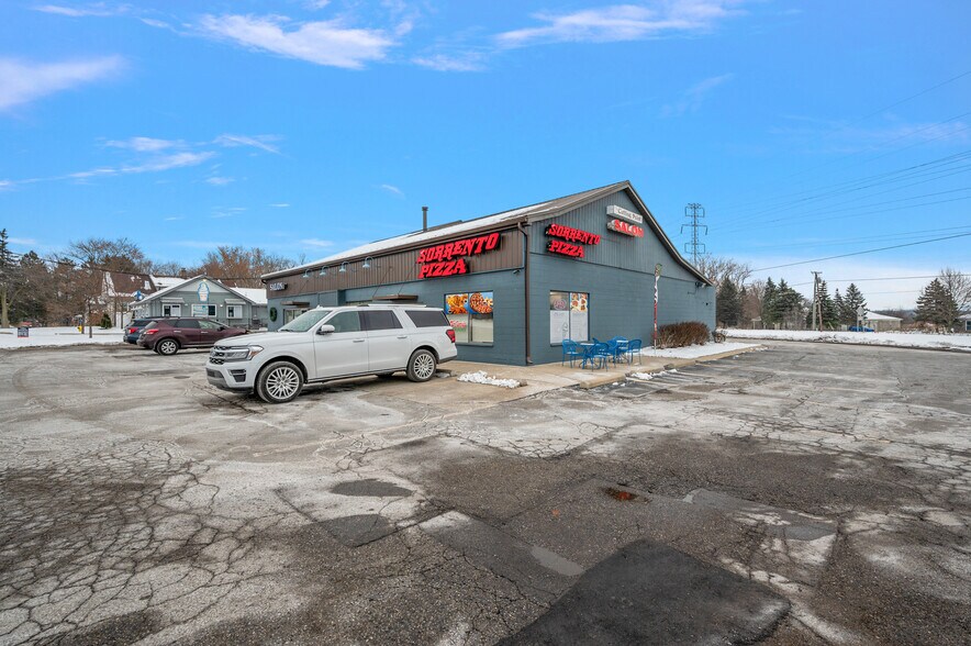 59900-59950 Campground Rd, Washington, MI à vendre - Photo du bâtiment - Image 2 de 5