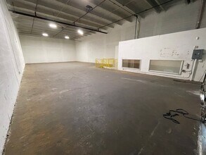 10302 NW South River Dr, Medley, FL for lease Interior Photo- Image 2 of 8