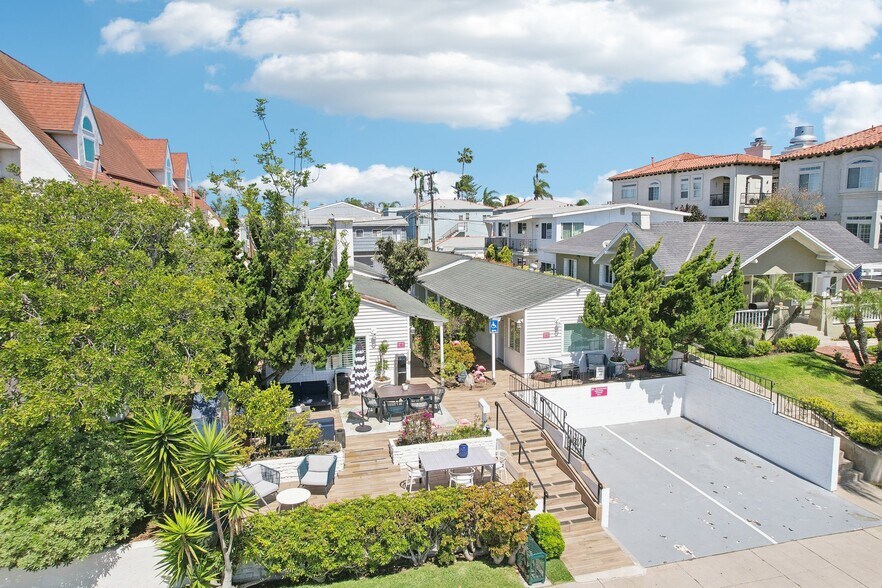 370 Orange Ave, Coronado, CA à vendre - Photo principale - Image 1 de 10